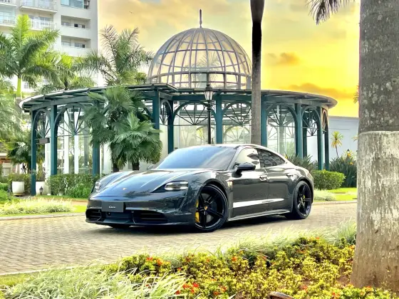PORSCHE TAYCAN TURBO S ELÉTRICO PORSCHE TAYCAN TURBO S ELÉTRICO