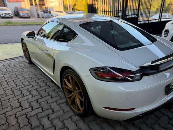 PORSCHE-718-2020