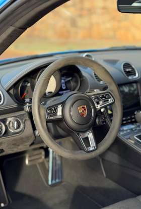PORSCHE-718-2023