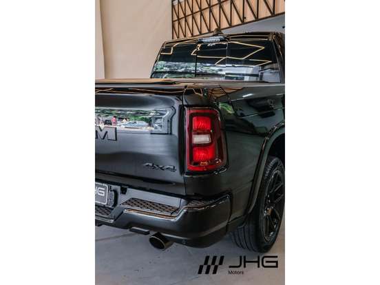 RAM-1500-3.0 HURRICANE 6 BITURBO GASOLINA LARAMIE NIGHT EDITION CD 4X4 AUTOMÁTICO RAM-1500-2025