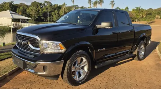 RAM CLASSIC 5.7 V8 GASOLINA LARAMIE CD 4X4 AUTOMÁTICO RAM CLASSIC 5.7 V8 GASOLINA LARAMIE CD 4X4 AUTOMÁTICO