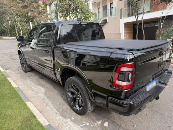 RAM-1500-5.7 V8 GASOLINA LIMITED NIGHT EDITION CD 4X4 AUTOMÁTICO RAM-1500-2023