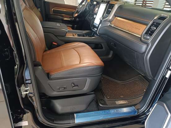 RAM-3500-6.7 I6 TURBO DIESEL LIMITED LONGHORN CD 4X4 AUTOMÁTICO RAM-3500-2022