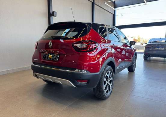 RENAULT-CAPTUR-2021