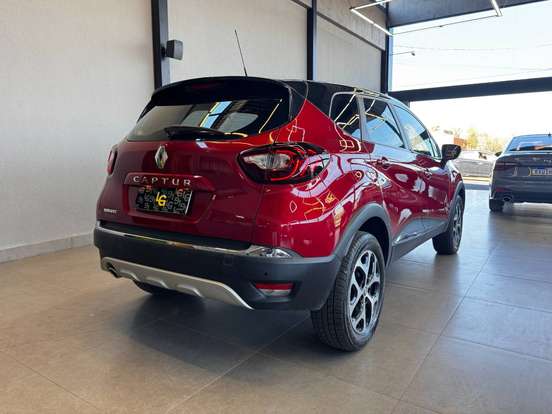 RENAULT-CAPTUR-1.6 16V SCE FLEX BOSE X-TRONIC RENAULT-CAPTUR-2021
