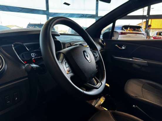 RENAULT-CAPTUR-2021