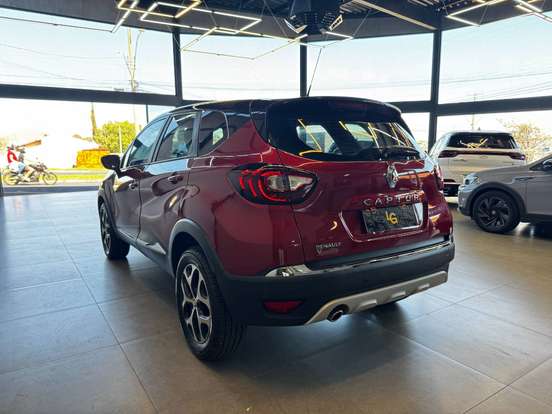 RENAULT-CAPTUR-2021