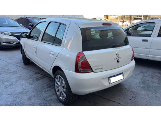 RENAULT-CLIO-2015