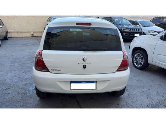 RENAULT-CLIO-2015
