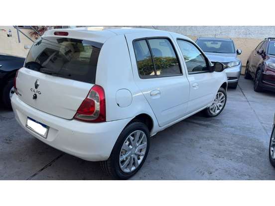 RENAULT-CLIO-2015