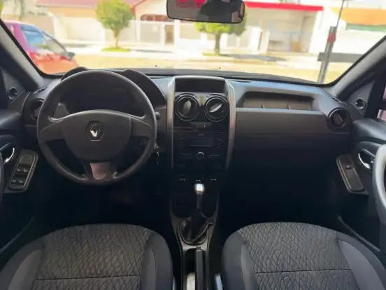 RENAULT-DUSTER-2017