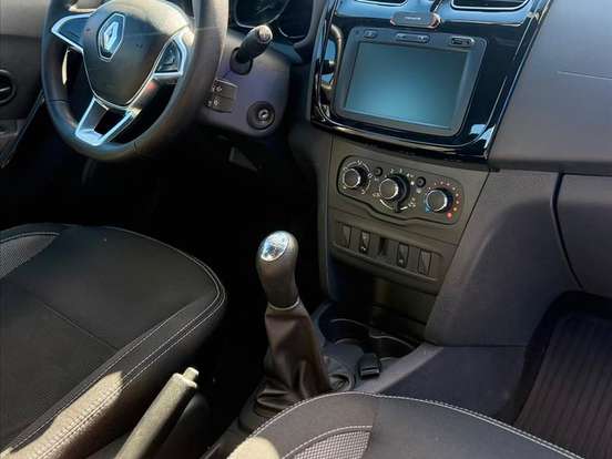 RENAULT-LOGAN-1.0 12V SCE FLEX ZEN MANUAL RENAULT-LOGAN-2022