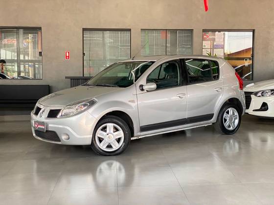 RENAULT SANDERO 1.6 PRIVILÈGE 8V FLEX 4P MANUAL
