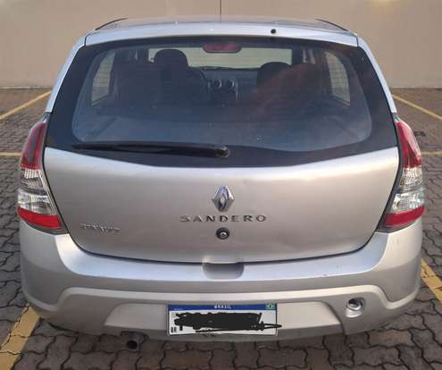 RENAULT-SANDERO-2014