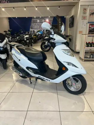 SUZUKI BURGMAN i SUZUKI BURGMAN i