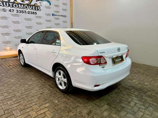 TOYOTA-COROLLA-2013