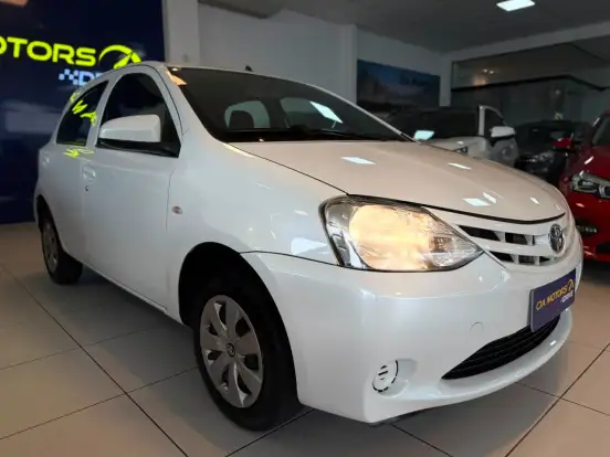 TOYOTA-ETIOS-2015