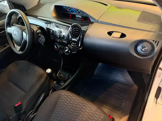 TOYOTA-ETIOS-1.3 X 16V FLEX 4P MANUAL TOYOTA-ETIOS-2015