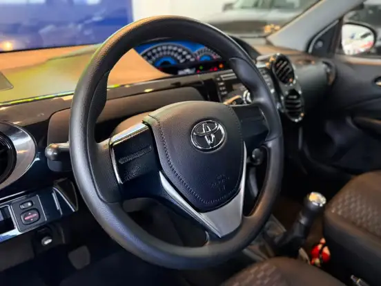 TOYOTA-ETIOS-1.3 X 16V FLEX 4P MANUAL TOYOTA-ETIOS-2015