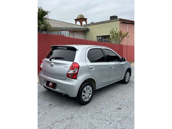 TOYOTA-ETIOS-1.3 XS 16V FLEX 4P MANUAL TOYOTA-ETIOS-2013