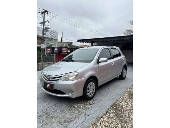 TOYOTA-ETIOS-1.3 XS 16V FLEX 4P MANUAL TOYOTA-ETIOS-2013