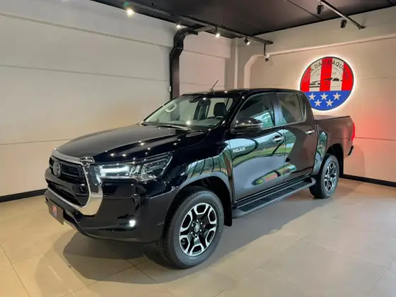 TOYOTA HILUX 2.8 D-4D TURBO DIESEL CD SRX 4X4 AUTOMÁTICO