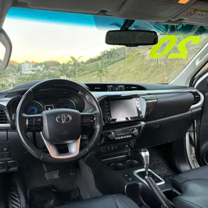 TOYOTA-HILUX-2019