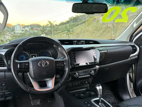 TOYOTA-HILUX-2.8 SRV 4X4 CD 16V DIESEL 4P AUTOMÁTICO TOYOTA-HILUX-2019