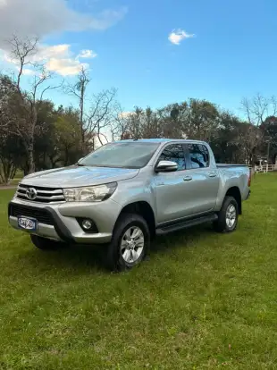 TOYOTA-HILUX-2016