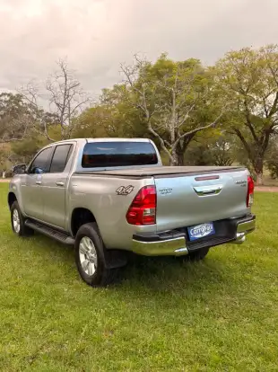 TOYOTA-HILUX-2016