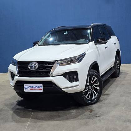 TOYOTA HILUX 2.7 VVT-i FLEX CD SRV 4X2 AUTOMÁTICO