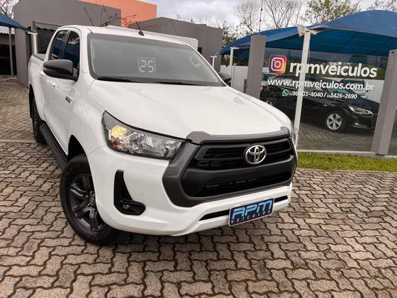 TOYOTA HILUX 2.8 D-4D TURBO DIESEL CD SR 4X4 AUTOMÁTICO