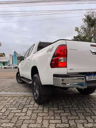 TOYOTA-HILUX-2025
