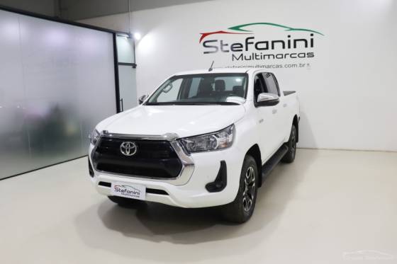 TOYOTA HILUX 2.8 D-4D TURBO DIESEL CD SRV 4X4 AUTOMÁTICO