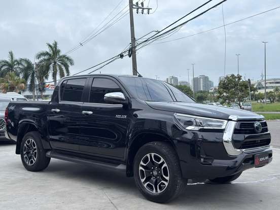 TOYOTA-HILUX-2021