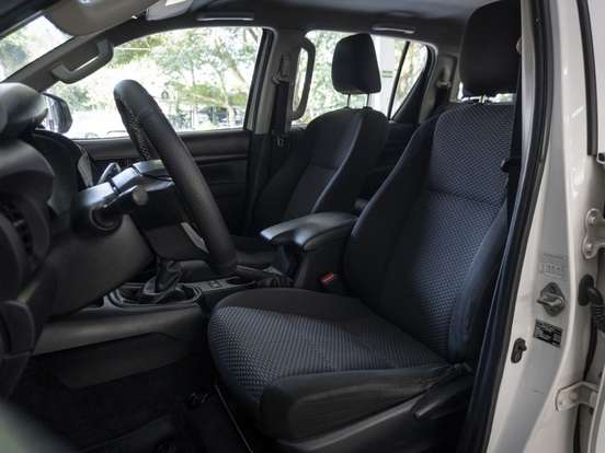 TOYOTA-HILUX-2.8 POWER PACK 4X4 CD 16V DIESEL 4P MANUAL TOYOTA-HILUX-2019
