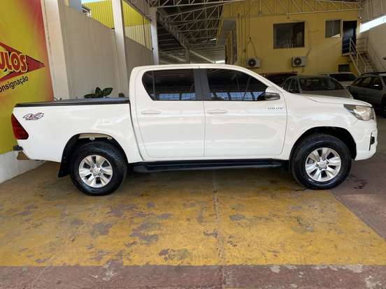 TOYOTA-HILUX-2.8 SR 4X4 CD 16V DIESEL 4P AUTOMÁTICO TOYOTA-HILUX-2019