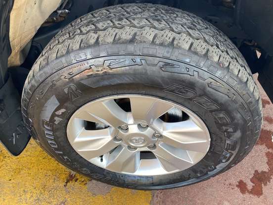 TOYOTA-HILUX-2019