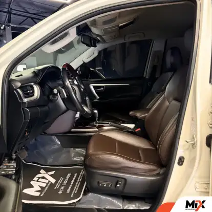 TOYOTA-HILUX SW4-2.8 SRX 4X4 7 LUGARES 16V TURBO INTERCOOLER DIESEL 4P AUTOMÁTICO TOYOTA-HILUX SW4-2018