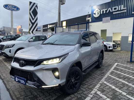 TOYOTA-HILUX SW4-2022