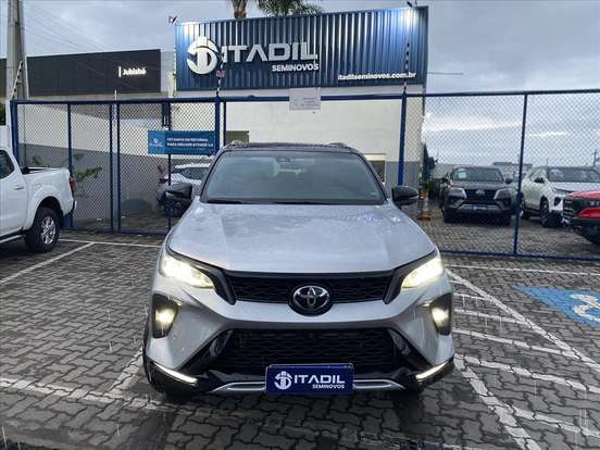 TOYOTA-HILUX SW4-2022