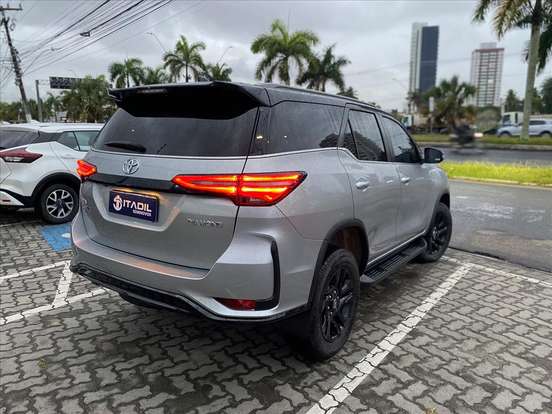 TOYOTA-HILUX SW4-2022