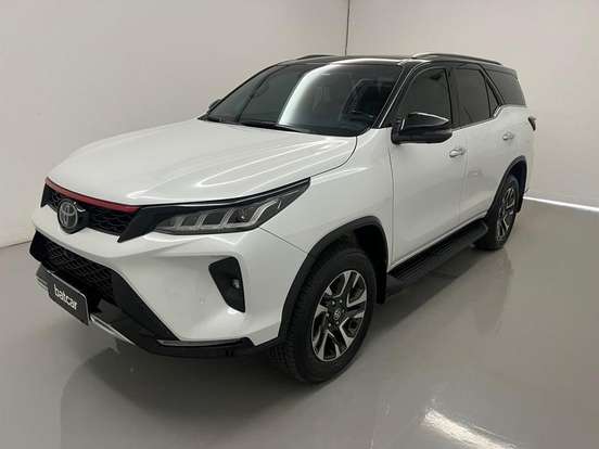 TOYOTA-HILUX SW4-2023