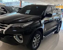 TOYOTA HILUX SW4 2.8 SRX 4X4 7 LUGARES 16V TURBO INTERCOOLER DIESEL 4P AUTOMÁTICO TOYOTA HILUX SW4 2.8 SRX 4X4 7 LUGARES 16V TURBO INTERCOOLER DIESEL 4P AUTOMÁTICO