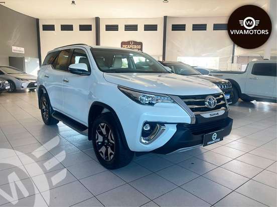 TOYOTA-HILUX SW4-2.8 SRX DIAMOND 4X4 7 LUGARES 16V TURBO INTERCOOLER DIESEL 4P AUTOMÁTICO TOYOTA-HILUX SW4-2018