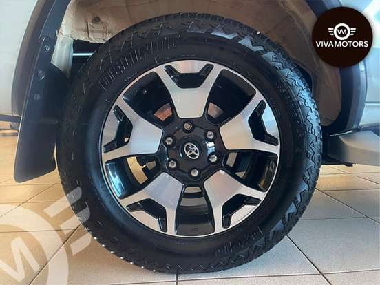 TOYOTA-HILUX SW4-2.8 SRX DIAMOND 4X4 7 LUGARES 16V TURBO INTERCOOLER DIESEL 4P AUTOMÁTICO TOYOTA-HILUX SW4-2018
