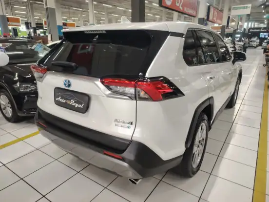 TOYOTA-RAV4-2018
