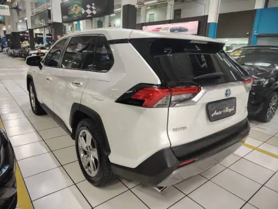 TOYOTA-RAV4-2018