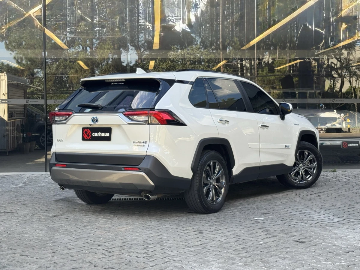 Toyota RAV4 — foto 4