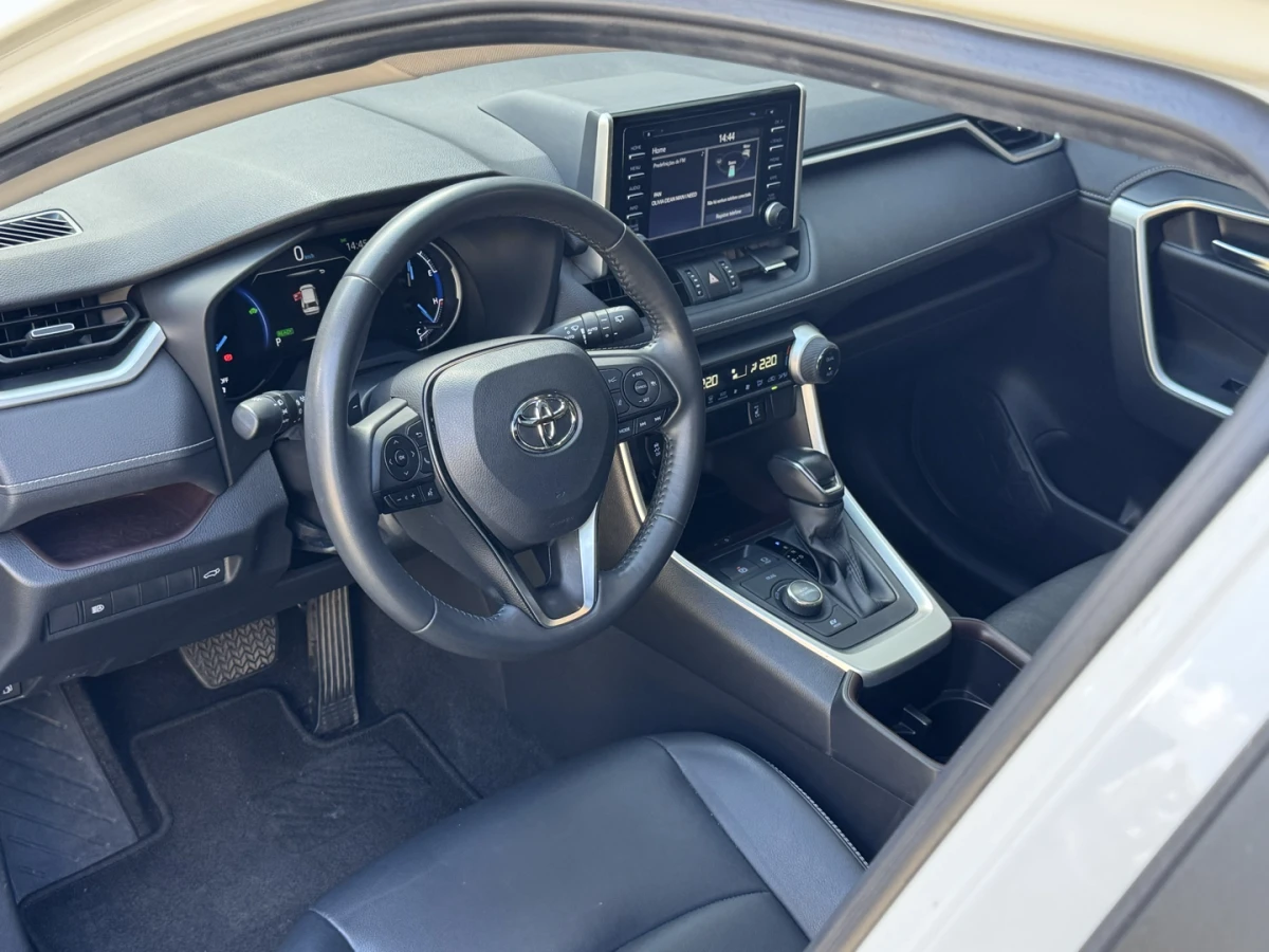 Toyota RAV4 — foto 9